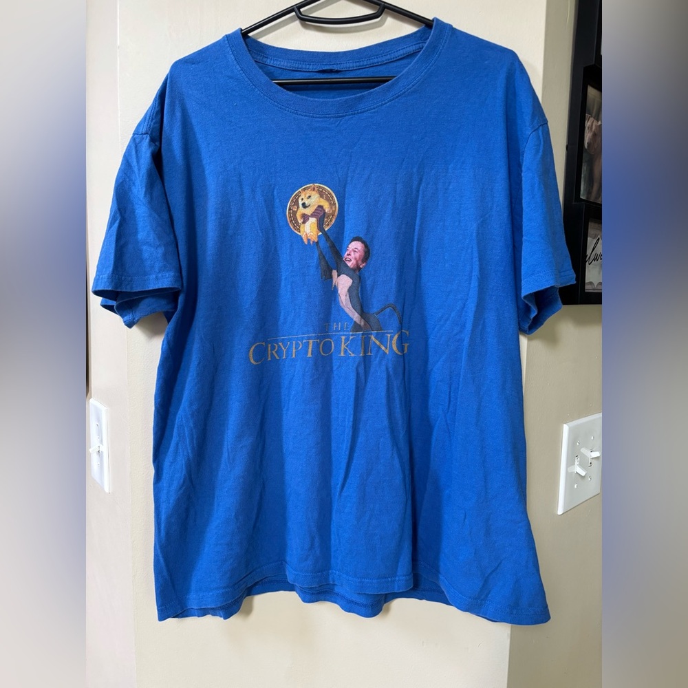 Blue Crypto King Graphic T-Shirt